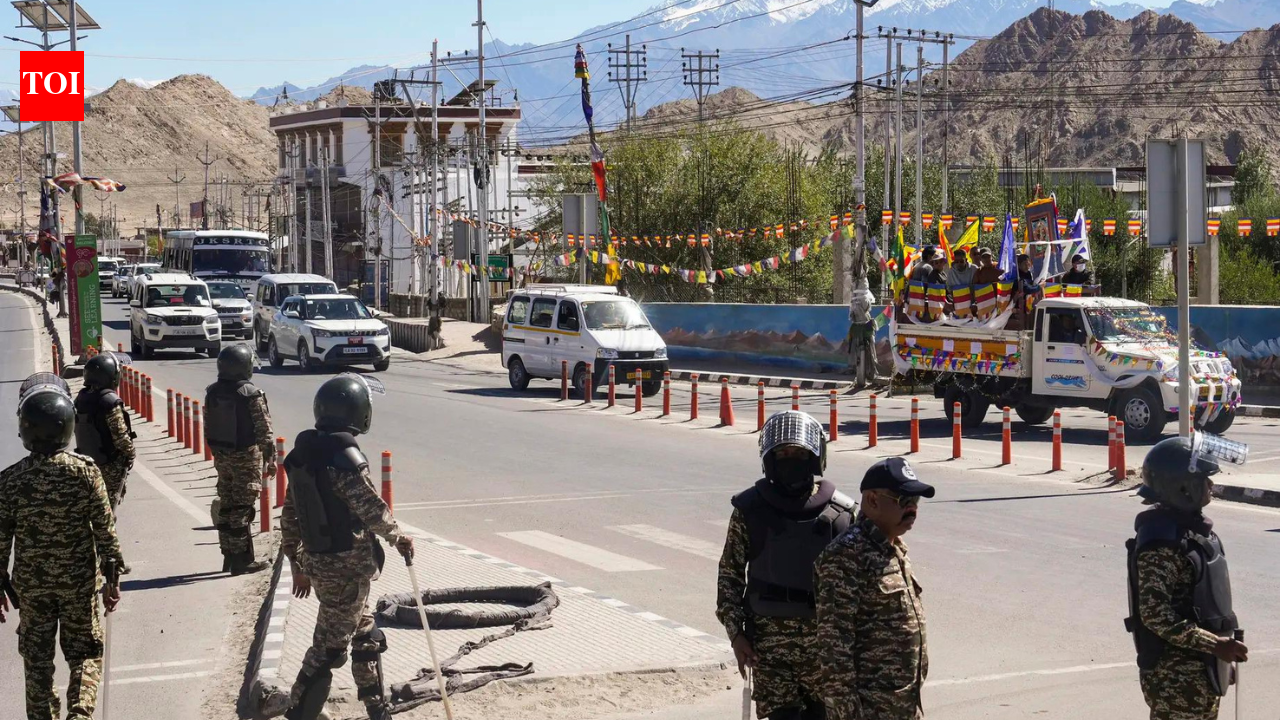 24 सप्टेंबर लेह हिंसाचार प्रकरणात अटक करण्यात आलेल्या दोन माजी काँग्रेस नेत्यांना हायकोर्टाने जामीन मंजूर केला, जामीन हा नियम आहे भारत बातम्या